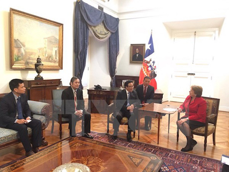 Tổng thống Chile Michelle Bachelet tiếp ông Hoàng Bình Quân. Nguồn: TTXVN