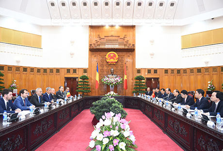 Hội đàm giữa Thủ tướng Nguyễn Xuân Phúc và Thủ tướng Rumani Dacian Ciolos. Ảnh: VGP/Quang Hiếu