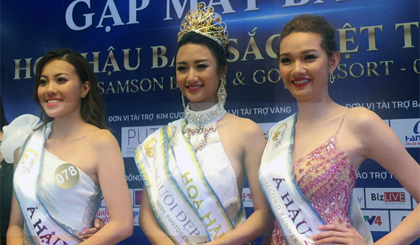 Hoa hậu Thu Ngân (giữa) và hai á hậu Thúy Hằng (trái) và Võ Quỳnh Giao - Ảnh: DANH ANH 