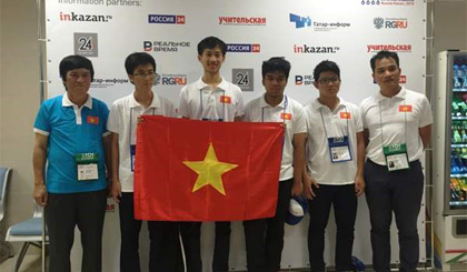 Đoàn học sinh Việt Nam dự thi Olympic Tin học quốc tế 2016. Ảnh: Bộ Giáo dục và Đào tạo