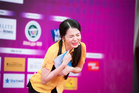 Vở kịch của thí sinh Huỳnh Thúy Vi khiến Hoa hậu Thu Thảo bật khóc. (Ảnh: BTC)