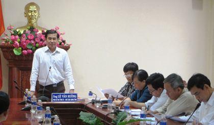 Ông Lê Văn Hưởng, Chủ tịch UBND tỉnh trả lời trường hợp khiếu nại của bà Nguyễn Thị Bảy.
