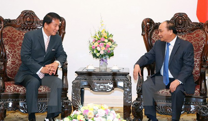 Thủ tướng Nguyễn Xuân Phúc tiếp ông Sugi Ryotaro, Đại sứ hữu nghị đặc biệt Nhật-Việt. Ảnh: Thống Nhất/TTXVN