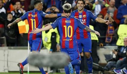 Niềm vui chiến thắng của các cầu thủ Barca. Ảnh: bongdaplus