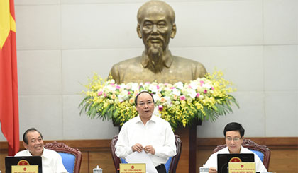 Thủ tướng Nguyễn Xuân Phúc chủ trì phiên họp Chính phủ thường kỳ tháng 10-2016. Ảnh: VGP/Quang Hiếu