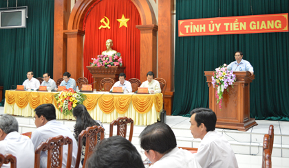 Ông Phạm Minh Chính, Ủy viên Bộ Chính trị, Bí thư Trung ương Đảng, Trưởng Ban Tổ chức Trung ương, phát biểu trong buổi làm việc với Ban Chấp hành Đảng bộ tỉnh.