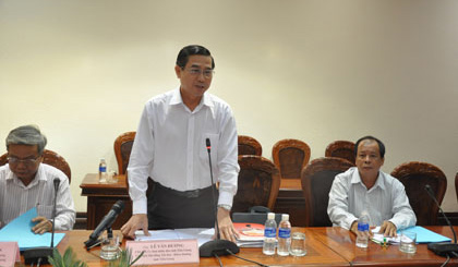 Ông Lê Văn Hưởng, Phó Bí thư Tỉnh ủy, Chủ tịch UBND tỉnh phát biểu tại buổi làm việc với đoàn kiểm tra, giám sát.