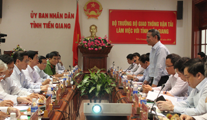 Bộ trưởng bộ GTVT Trương Quang Nghĩa phát biểu tại buổi làm việc với lãnh đạo tỉnh