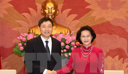 Chủ tịch Quốc hội Nguyễn Thị Kim Ngân tiếp Ngài Lee Hyuk, Đại sứ Hàn Quốc tại Việt Nam. Ảnh: Trọng Đức/TTXVN
