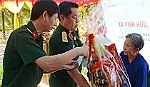 Trung tướng Nguyễn Trọng Nghĩa thăm, chúc Tết gia đình chính sách tỉnh Tiền Giang