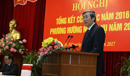 Politburo member Dinh The Huynh speaking at the conference (Photo: VOV)