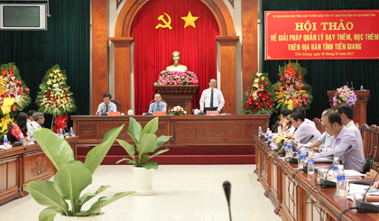 Ông Trần Thanh Đức, Phó Chủ tịch UBND tỉnh phát biểu tại hội thảo