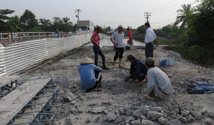 Đoàn kiểm tra tiến độ sửa chữa cầu Phú Nhuận.