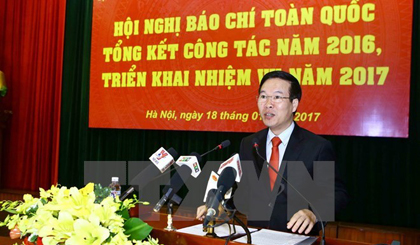 Vo Van Thuong, head of the Party Central Committee’s Commission for Information and Education addresses the conference (Photo: VNA)