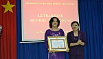 Chi bộ Ban Tuyên giáo Tỉnh ủy trao tặng Huy hiệu 30 năm tuổi Đảng