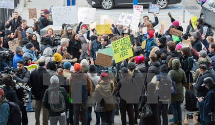 Người dân Mỹ biểu tình phản đối sắc lệnh cấm người tị nạn nhập cảnh của tân Tổng thống Mỹ. Nguồn: AFP/ TTXVN