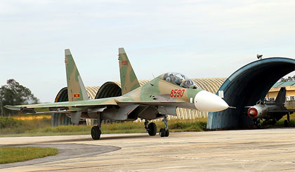 Máy trả lời MTL-VN2 trang bị cho trực thăng Mi-8 và máy bay Su-22M4, thiết bị mã mật 6110-VN2 cho máy bay Su-30MK2