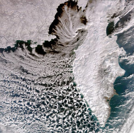 Bán đảo Kamchatka xa xôi và mấp mô ở bờ biển phía đông của Nga.