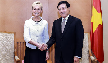 Phó Thủ tướng Phạm Bình Minh tiếp bà Elisabeth Nilsson, Thống đốc vùng Ostergotland đang có chuyến thăm Việt Nam. Ảnh: VGP/Hải Minh