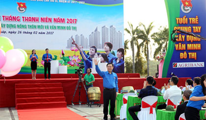 Phó Thủ tướng Vương Đình Huệ dự lễ khởi động Tháng Thanh niên 2017. Ảnh: VGP/Thành Chung