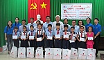 200 studious poor students in My Tho city and Cho Gao district granted gifts