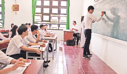 Các trường THPT trong tỉnh đang tăng cường giảng dạy, ôn tập cho HS thi tốt nghiệp.