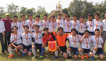 Giải bóng đá (11 người) học sinh nam trung học phổ thông (THPT) năm học 2016 - 2017 do Sở Giáo dục và Đào tạo tổ chức thi đấu từ ngày 12-2. 