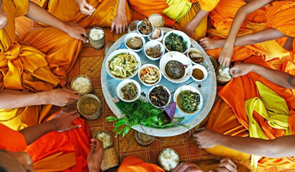 The photo 'Lunch' by Tran Viet Van (Source: smithsonianmag.com)