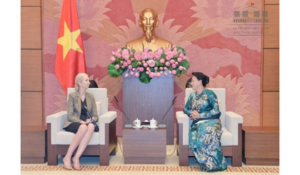 NA Chairwoman Nguyen Thi Kim Ngan receives Norwegian Ambassador to Vietnam Siren Gjerme Eriksen. (Credit: quochoi.vn)
