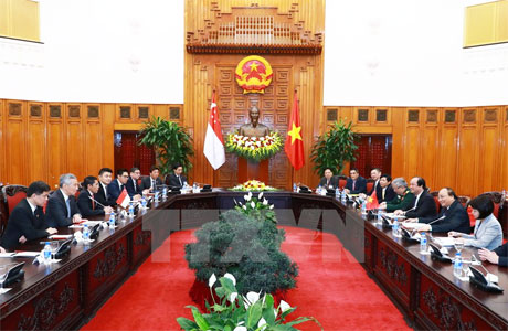 Thủ tướng Nguyễn Xuân Phúc hội đàm với Thủ tướng Singapore Lý Hiển Long. Ảnh: Thống Nhất/TTXVN