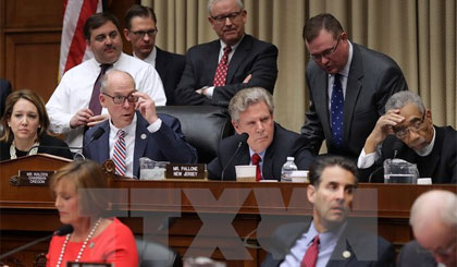 Các thành viên của Ủy ban Thương mại và Năng lượng Hạ viện Mỹ tham dự phiên điều trần về việc thay thế chương trình Obamacare bằng dự thảo AHCA. Nguồn: AFP/TTXVN