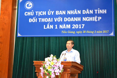 Ông Lê Văn Hưởng, Chủ tịch UBND tỉnh phát biểu tại hội nghị.