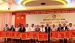 Hội Nhà báo Việt Nam tỉnh Tiền Giang nhận Cờ thi đua xuất sắc