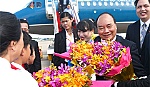 Thủ tướng đến Phnom Penh, bắt đầu thăm chính thức Campuchia