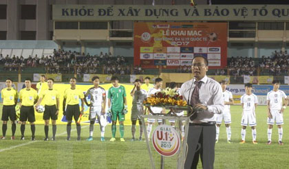 Nguyen Khac Ha, head of the Department of Culture, Sports and Tourism of Khanh Hoa addresses the opening ceremony (Photo: VNA)