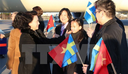 Quang cảnh Lễ đón Chủ tịch Quốc hội Nguyễn Thị Kim Ngân tại sân bay Arlanda. Ảnh: Trọng Đức/TTXVN