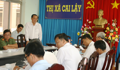 Ông Lê Văn Nghĩa, Phó Chủ tịch UBND tỉnh kết luận các cuộc tiếp xúc với dân.