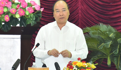 PM Nguyen Xuan Phuc speaking at the working session (Credit: VGP)