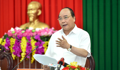 Thủ tướng cho rằng Trà Vinh có vị trí quan trọng ở vùng đất phía đông ĐBSCL và có nhiều tiềm năng phát triển kinh tế biển, nông nghiệp, thủy sản, công nghiệp, du lịch. Ảnh: VGP/Quang Hiếu
