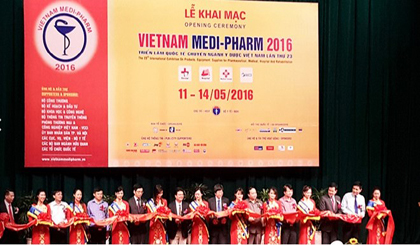 Scene at the opening ceremony of the Vietnam MEDI-PHARM 2016 (Photo: vietfair.vn)