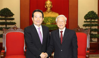 Tổng Bí thư Nguyễn Phú Trọng tiếp Chủ tịch Quốc hội Hàn Quốc Chung Sye- kyun thăm chính thức Việt Nam. Ảnh: Trí Dũng/TTXVN