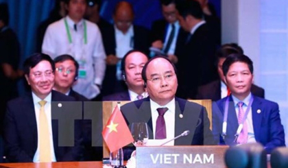 PM Nguyen Xuan Phuc at the 30th ASEAN Summit in Manila, Philippines.