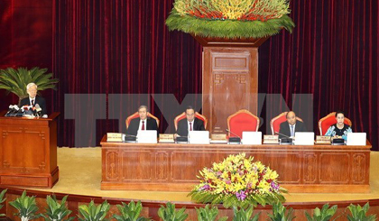 Party General Secretary Nguyen Phu Trong (L) speaks at the opening plenum of the 12th Party Central Committee’s fifth session on May 5 (Photo: VNA)