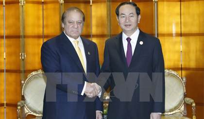 Chủ tịch nước Trần Đại Quang có cuộc gặp với Thủ tướng Pakistan Nawar Sharif. Ảnh: Nhan Sáng/TTXVN