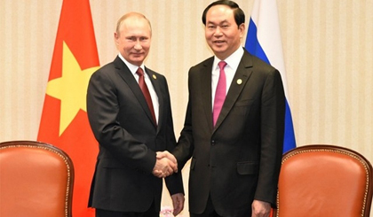 President Tran Dai Quang (R) and Russian President Vladimir Putin (Source: VNA) 