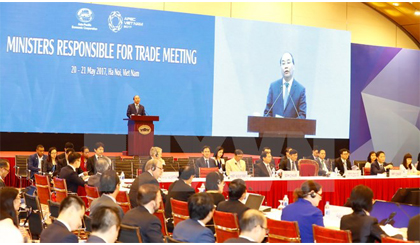 Thủ tướng Nguyễn Xuân Phúc phát biểu tại Hội nghị Bộ trưởng phụ trách thương mại. Ảnh: Thống Nhất/TTXVN