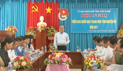 Deputy Chairman of the Provincial People’s Committee Tran Thanh Duc speaks at the launching ceremony. Photo: thtg.vn
