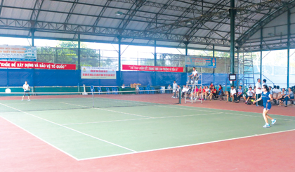 Đối tượng tham gia tập luyện tennis ngày càng mở rộng.