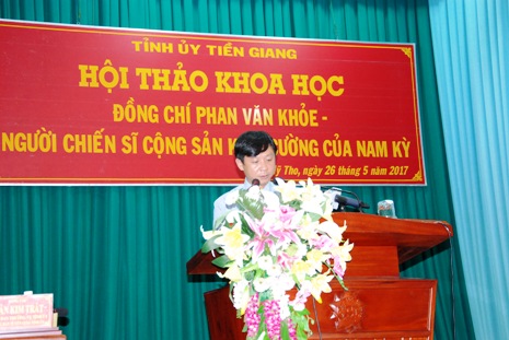 PGS TS Nguyễn Ngọc Hà - Viện trưởng Viện Lịch sử Đảng, Học viện Chính trị quốc gia Hồ Chí Minh phát biểu tham luận