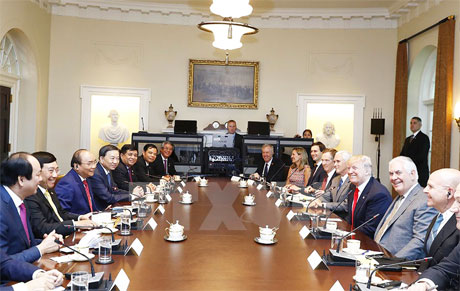 Thủ tướng Nguyễn Xuân Phúc hội đàm với Tổng thống Hợp chúng quốc Hoa Kỳ Donald Trump. Ảnh: Thống Nhất/TTXVN